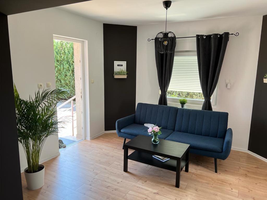 4 Stars Rooms Near Airport Scitarjevo Kültér fotó