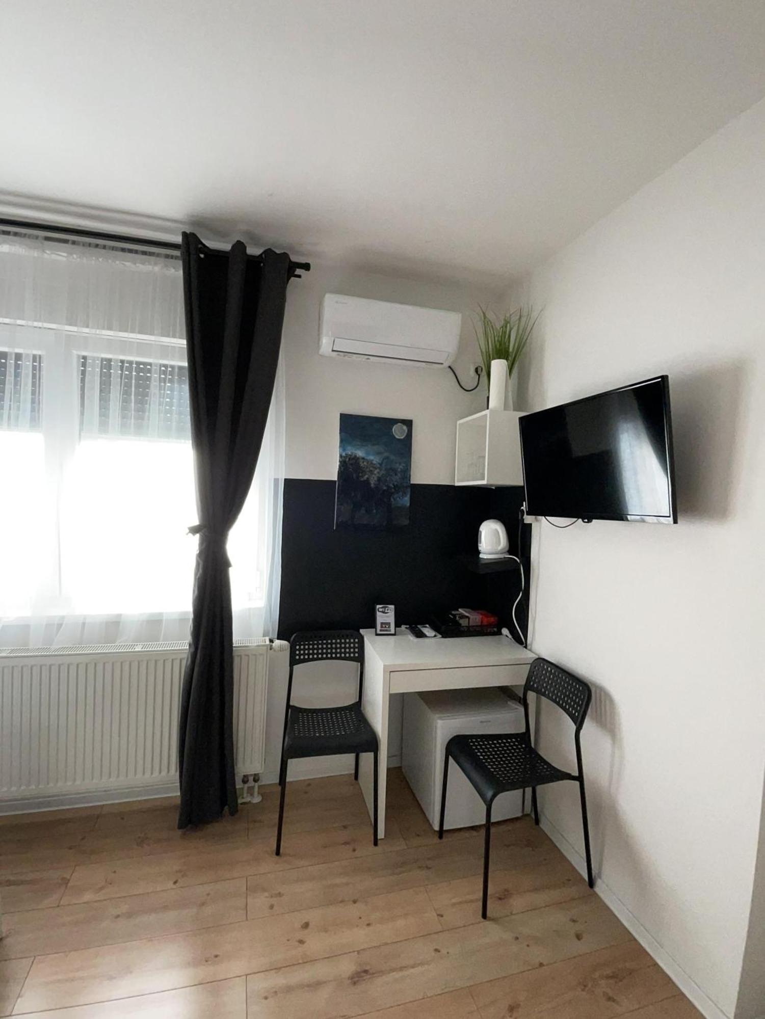 4 Stars Rooms Near Airport Scitarjevo Kültér fotó